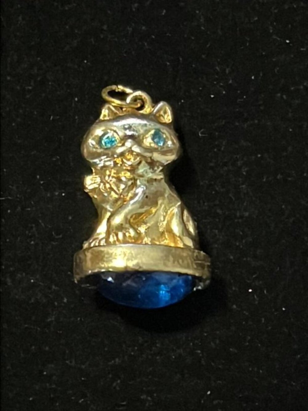Gold Tone Cat with Green Eyes Pendant